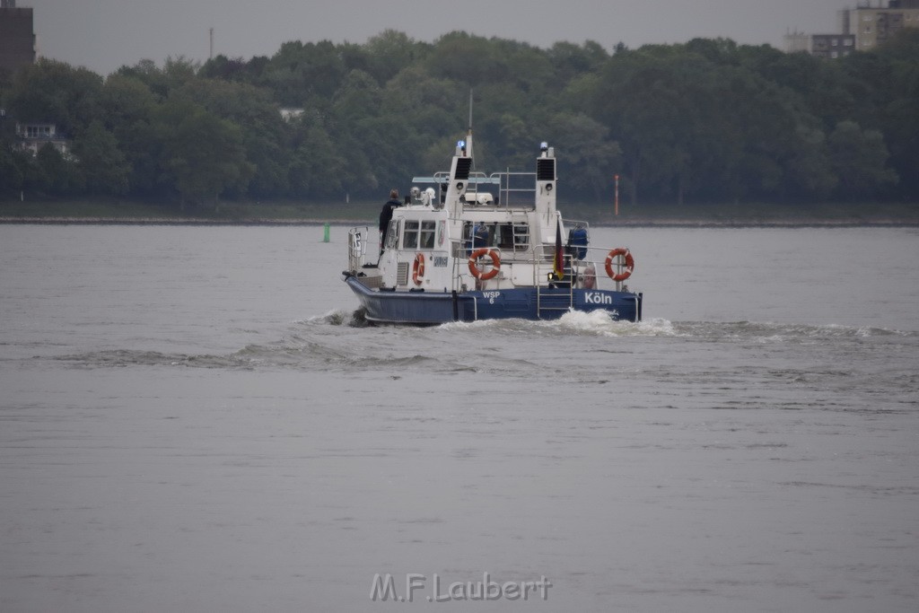 PRhein Koeln Porz Ensen Schwimmer untergegangen P022.JPG - Miklos Laubert